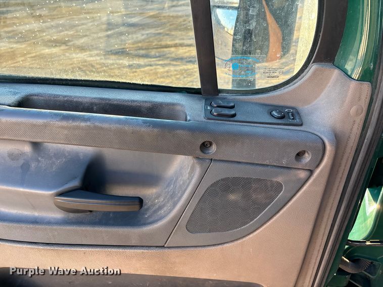 image for item FG1027 2017 Freightliner Cascadia 125 semi truck