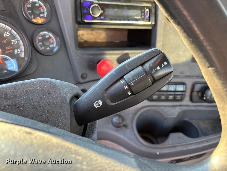 image for item FG1027 2017 Freightliner Cascadia 125 semi truck