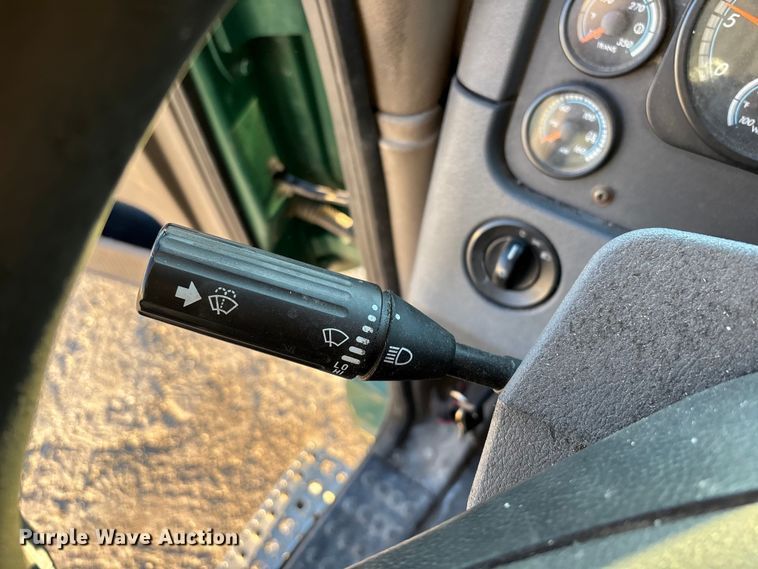 image for item FG1027 2017 Freightliner Cascadia 125 semi truck