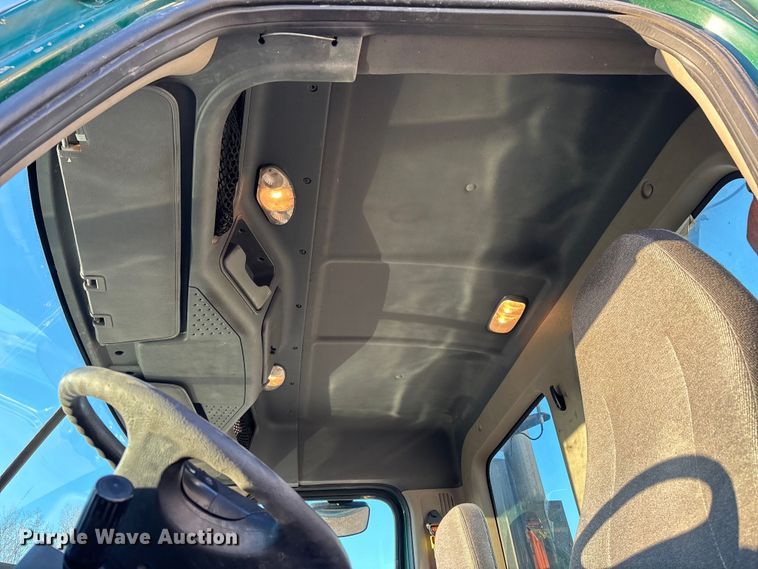 image for item FG1027 2017 Freightliner Cascadia 125 semi truck