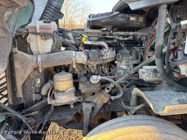 image for item FG1027 2017 Freightliner Cascadia 125 semi truck