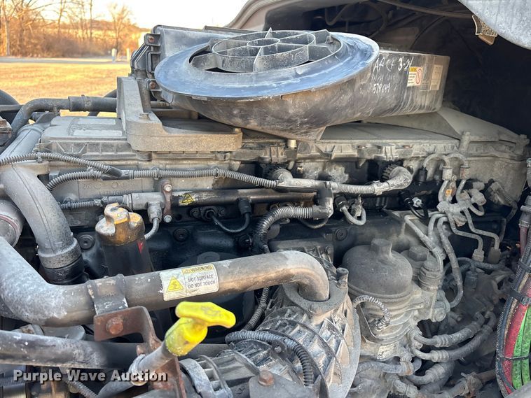 image for item FG1027 2017 Freightliner Cascadia 125 semi truck