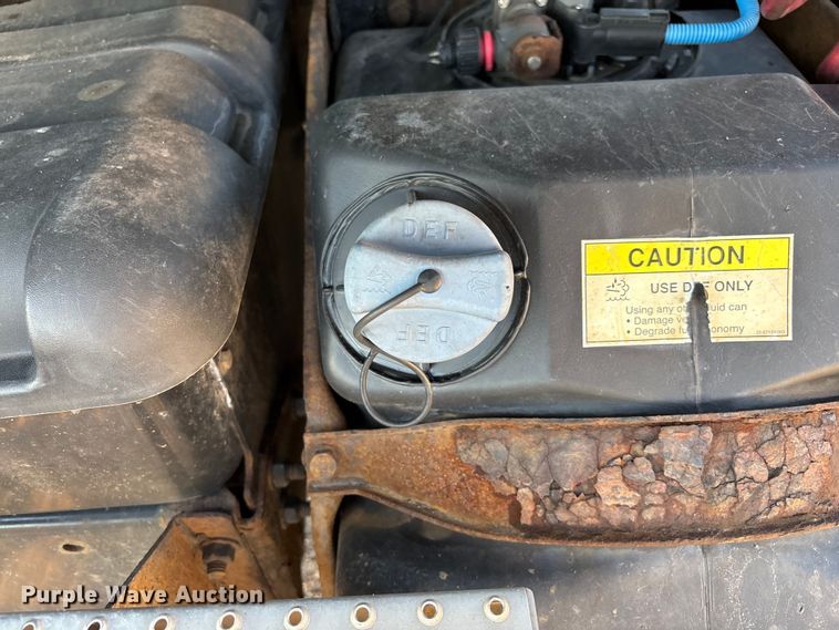 image for item FG1027 2017 Freightliner Cascadia 125 semi truck