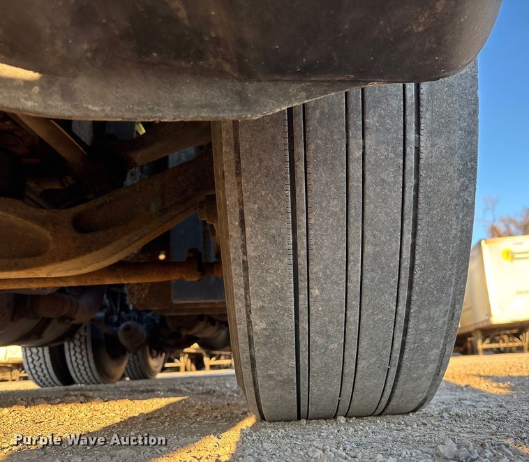 image for item FG1027 2017 Freightliner Cascadia 125 semi truck