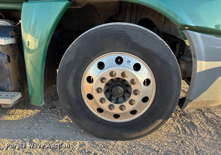 image for item FG1027 2017 Freightliner Cascadia 125 semi truck