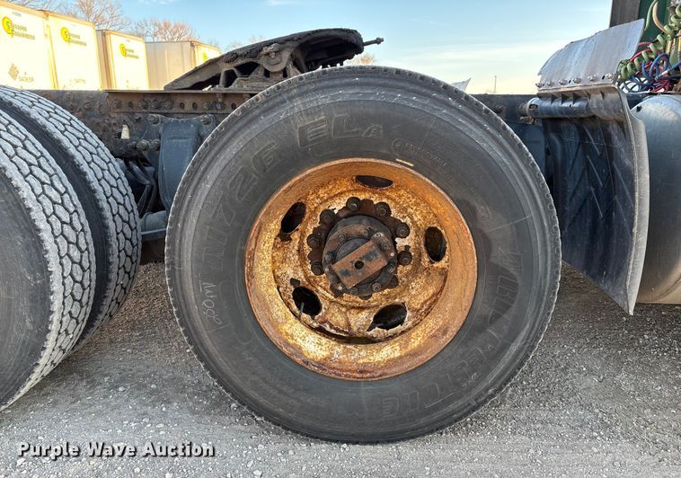 image for item FG1027 2017 Freightliner Cascadia 125 semi truck