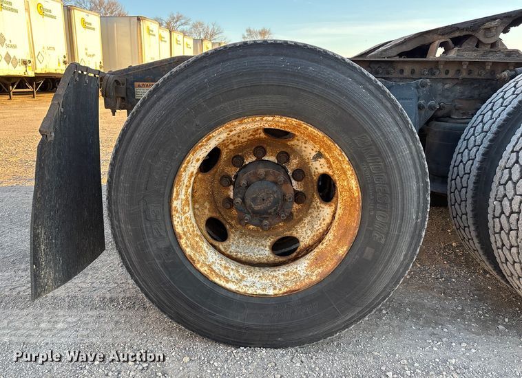 image for item FG1027 2017 Freightliner Cascadia 125 semi truck