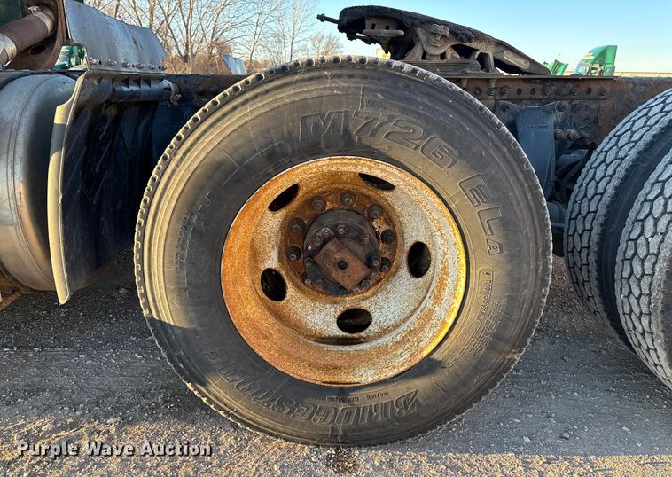 image for item FG1027 2017 Freightliner Cascadia 125 semi truck