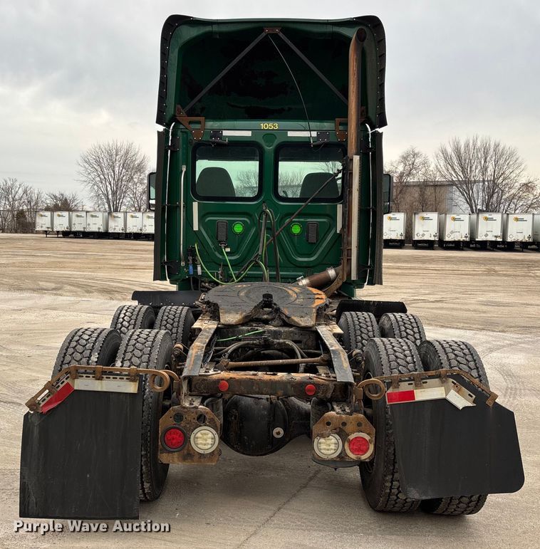 image for item FG1028 2017 Freightliner Cascadia 125 semi truck