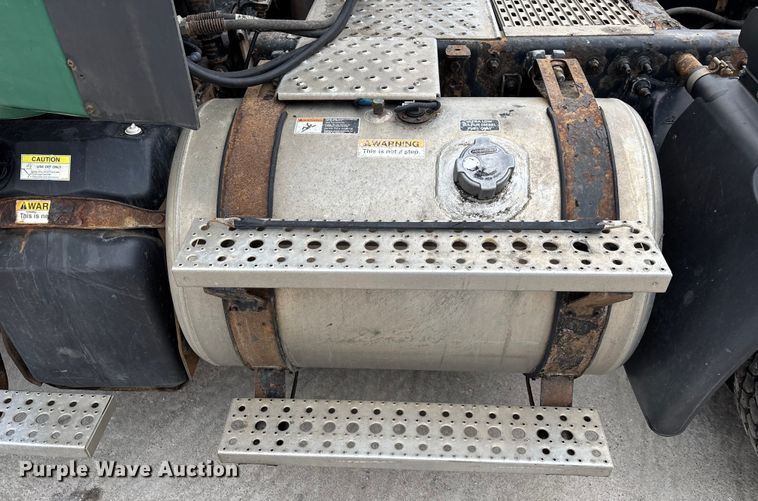 image for item FG1028 2017 Freightliner Cascadia 125 semi truck