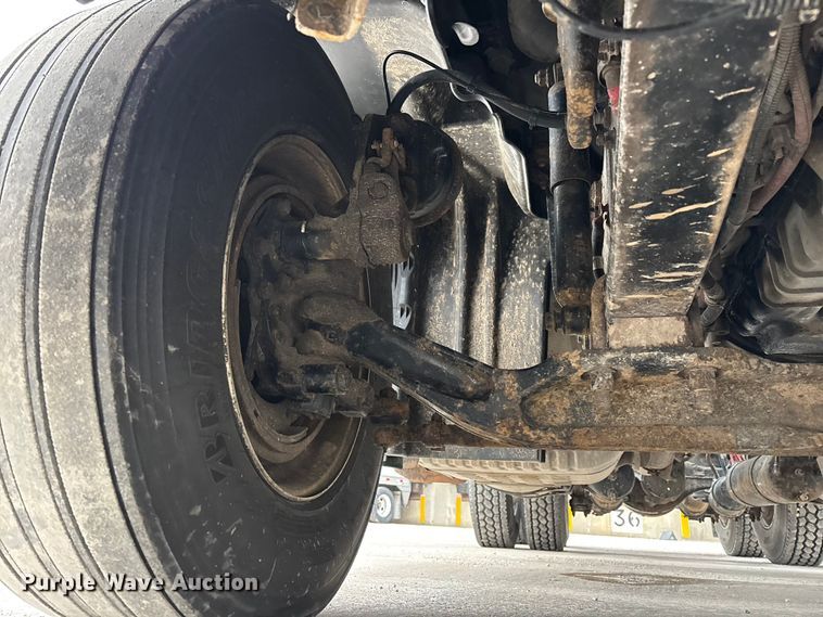 image for item FG1028 2017 Freightliner Cascadia 125 semi truck