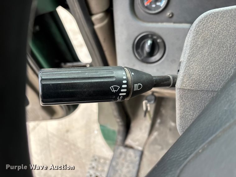 image for item FG1028 2017 Freightliner Cascadia 125 semi truck