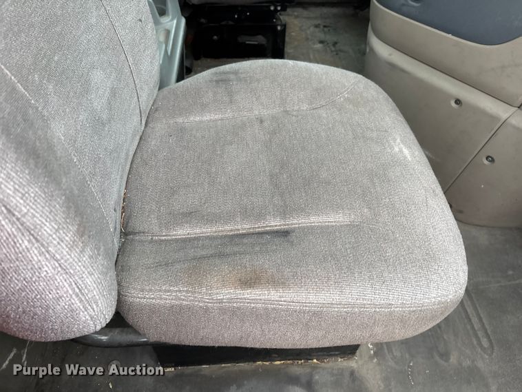 image for item FG1028 2017 Freightliner Cascadia 125 semi truck