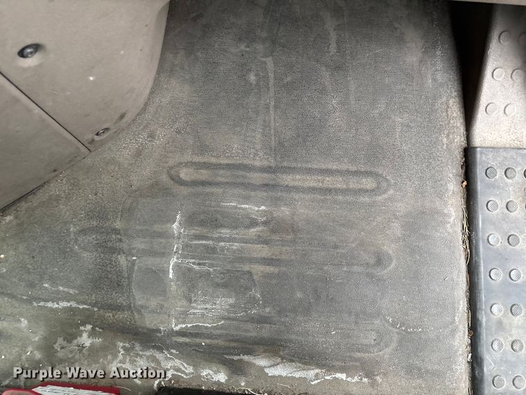 image for item FG1028 2017 Freightliner Cascadia 125 semi truck