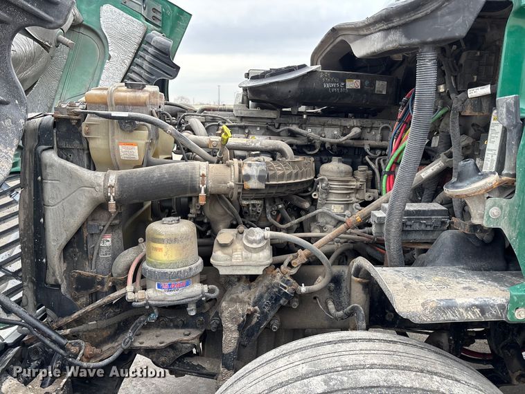 image for item FG1028 2017 Freightliner Cascadia 125 semi truck