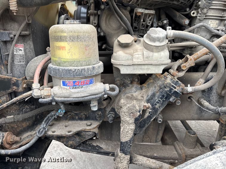 image for item FG1028 2017 Freightliner Cascadia 125 semi truck