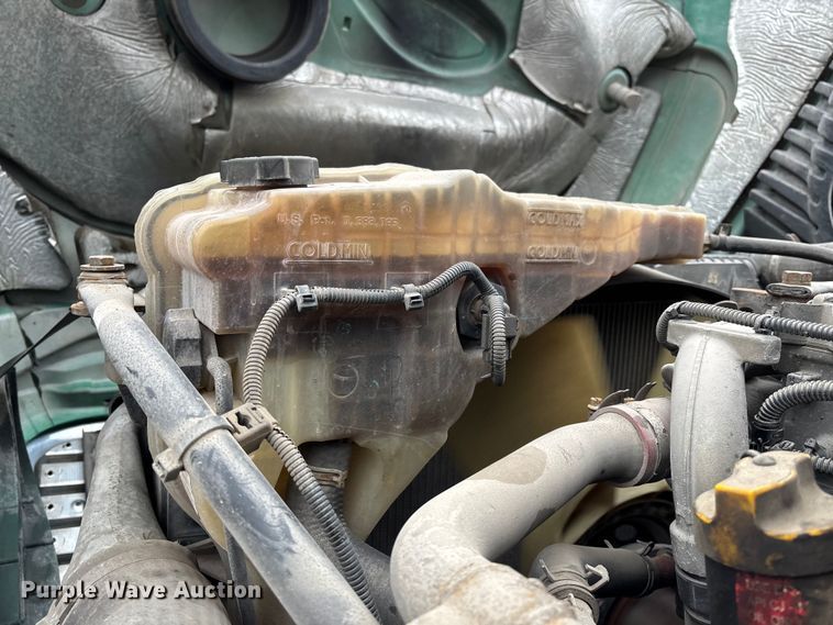 image for item FG1028 2017 Freightliner Cascadia 125 semi truck