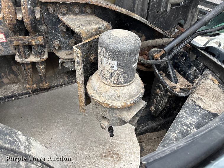 image for item FG1028 2017 Freightliner Cascadia 125 semi truck