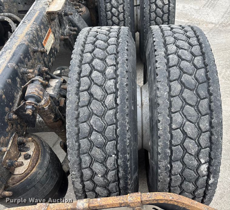 image for item FG1028 2017 Freightliner Cascadia 125 semi truck