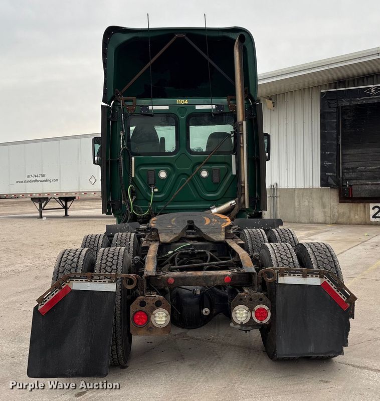 image for item FG1029 2017 Freightliner Cascadia 125 semi truck