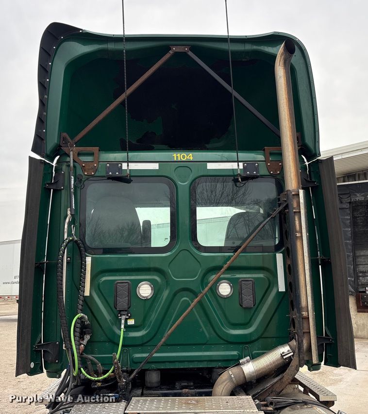 image for item FG1029 2017 Freightliner Cascadia 125 semi truck