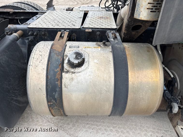 image for item FG1029 2017 Freightliner Cascadia 125 semi truck