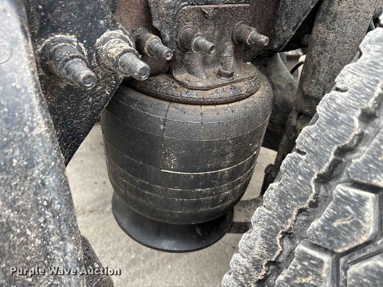 image for item FG1029 2017 Freightliner Cascadia 125 semi truck