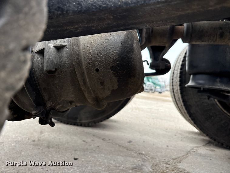 image for item FG1029 2017 Freightliner Cascadia 125 semi truck