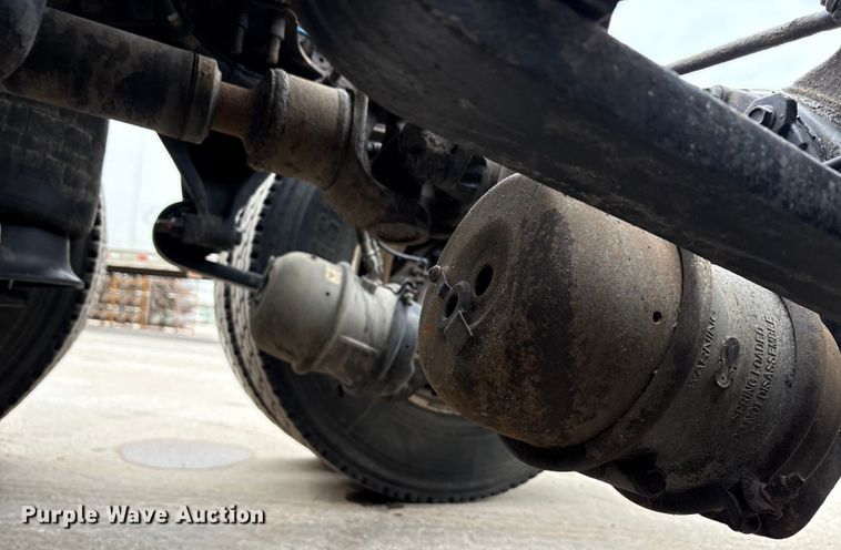 image for item FG1029 2017 Freightliner Cascadia 125 semi truck