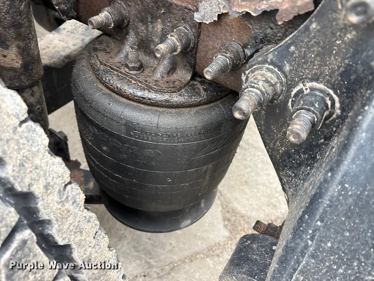 image for item FG1029 2017 Freightliner Cascadia 125 semi truck