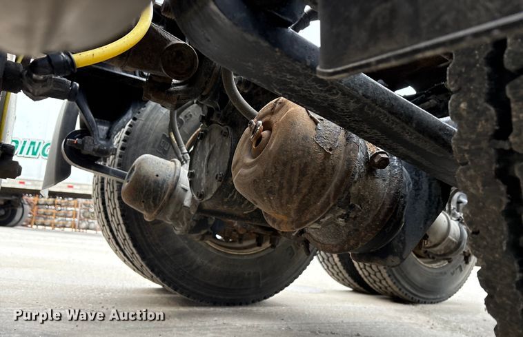 image for item FG1029 2017 Freightliner Cascadia 125 semi truck