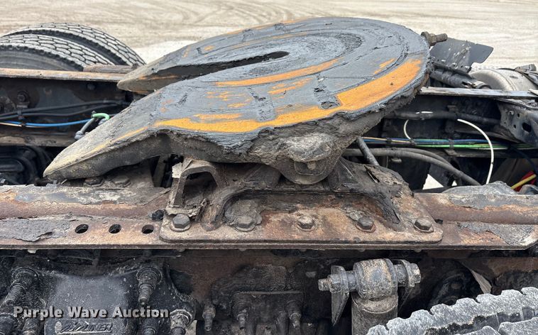 image for item FG1029 2017 Freightliner Cascadia 125 semi truck