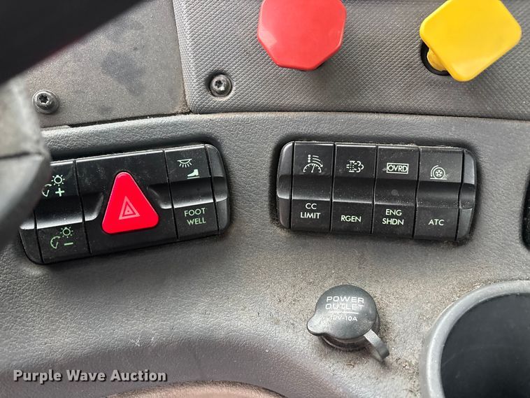 image for item FG1029 2017 Freightliner Cascadia 125 semi truck