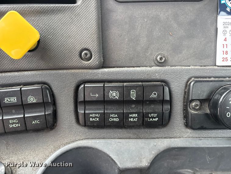 image for item FG1029 2017 Freightliner Cascadia 125 semi truck