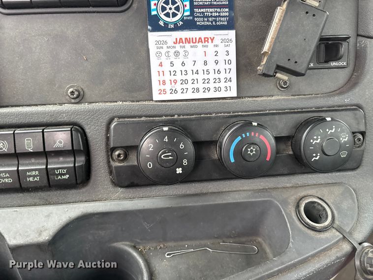 image for item FG1029 2017 Freightliner Cascadia 125 semi truck