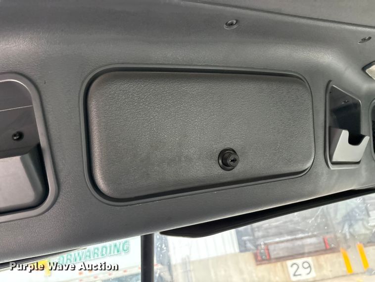 image for item FG1029 2017 Freightliner Cascadia 125 semi truck