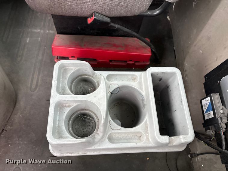 image for item FG1029 2017 Freightliner Cascadia 125 semi truck