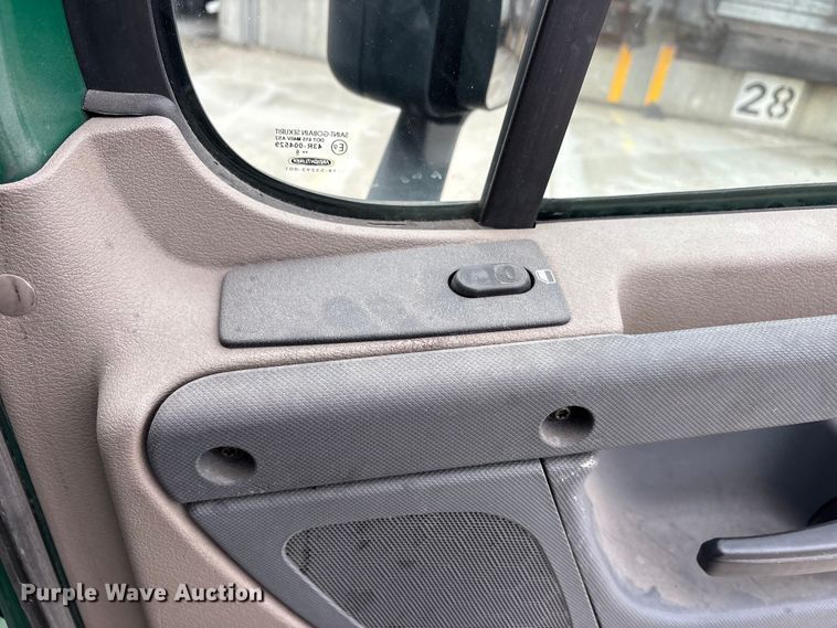 image for item FG1029 2017 Freightliner Cascadia 125 semi truck