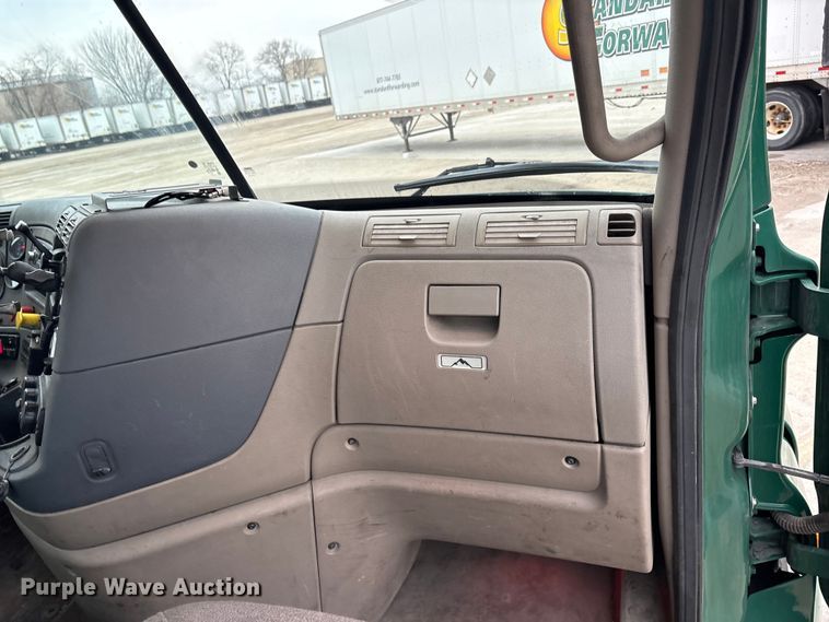 image for item FG1029 2017 Freightliner Cascadia 125 semi truck