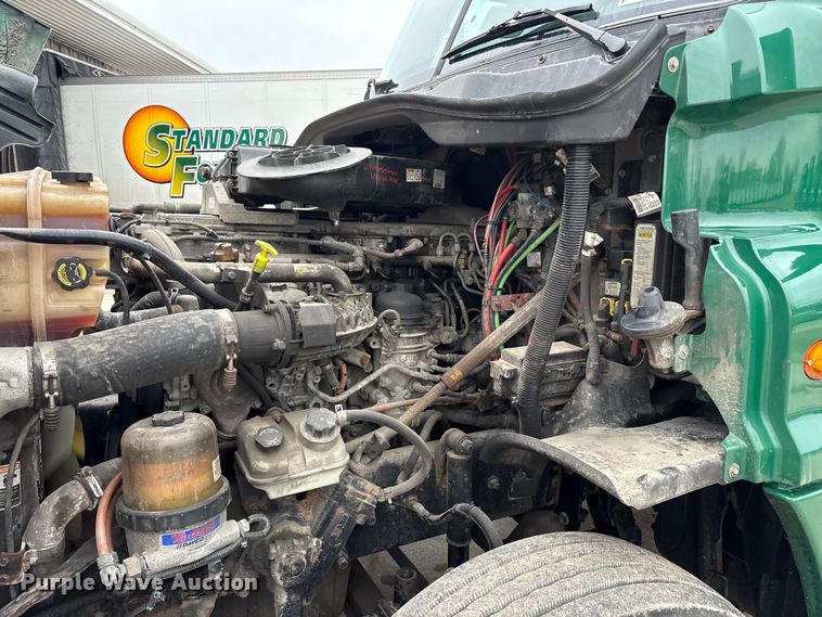 image for item FG1029 2017 Freightliner Cascadia 125 semi truck