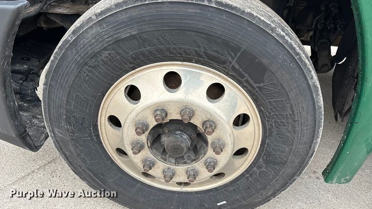 image for item FG1029 2017 Freightliner Cascadia 125 semi truck