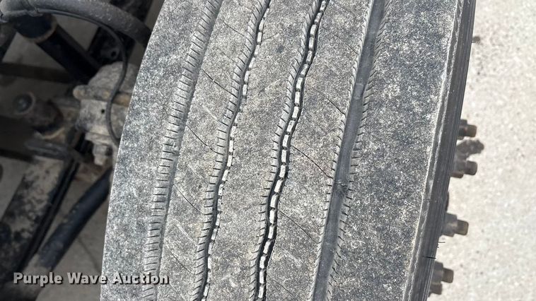 image for item FG1029 2017 Freightliner Cascadia 125 semi truck