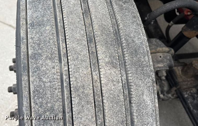 image for item FG1029 2017 Freightliner Cascadia 125 semi truck