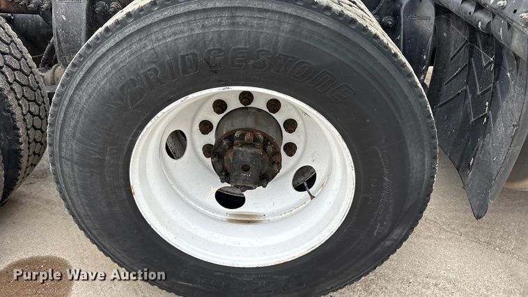 image for item FG1029 2017 Freightliner Cascadia 125 semi truck