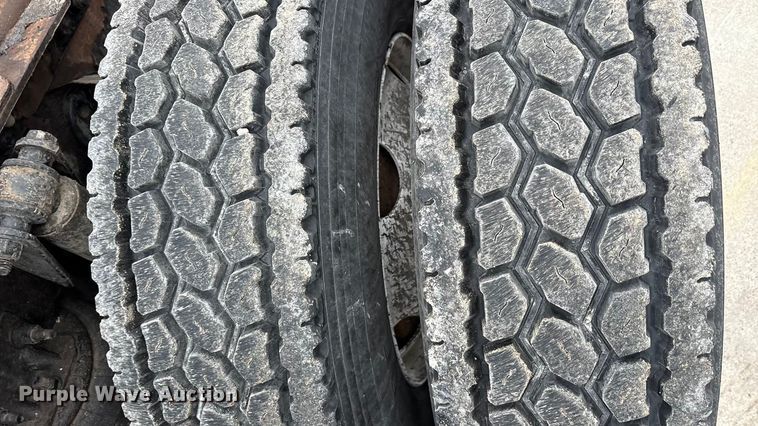 image for item FG1029 2017 Freightliner Cascadia 125 semi truck