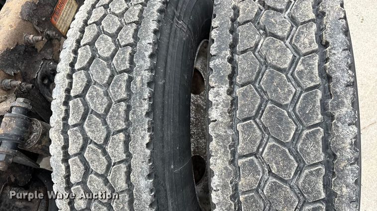 image for item FG1029 2017 Freightliner Cascadia 125 semi truck