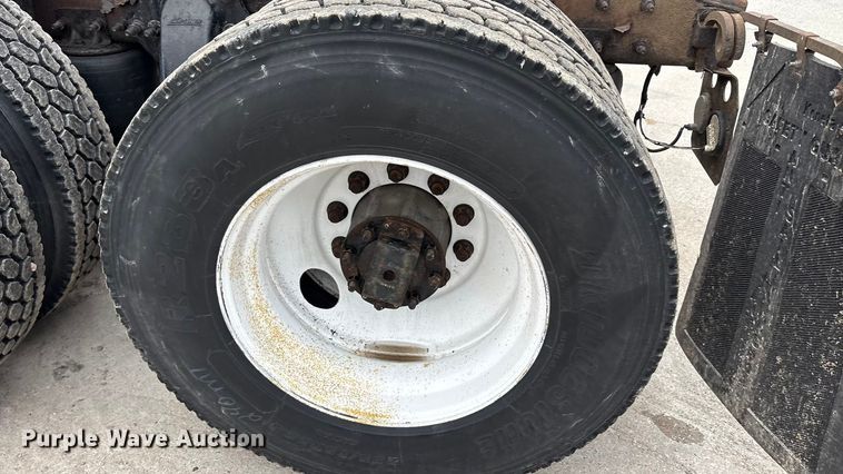 image for item FG1029 2017 Freightliner Cascadia 125 semi truck