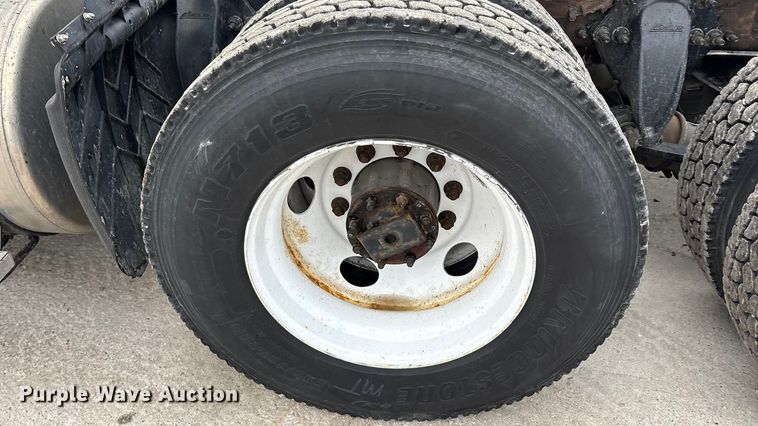 image for item FG1029 2017 Freightliner Cascadia 125 semi truck