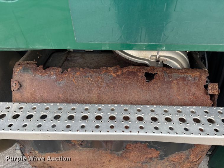 image for item FG1030 2017 Freightliner Cascadia 125 semi truck