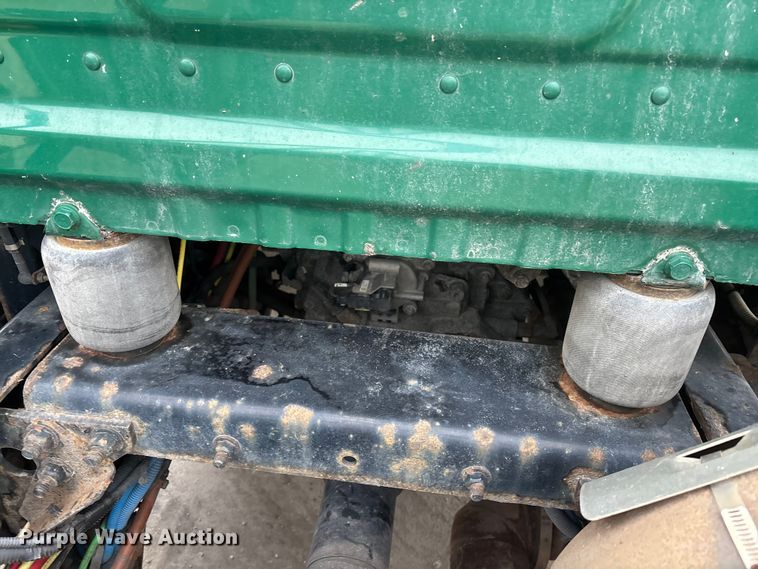 image for item FG1030 2017 Freightliner Cascadia 125 semi truck